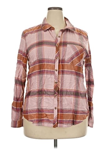 Maurices Long Sleeve Button-Down Shirt (view 1)