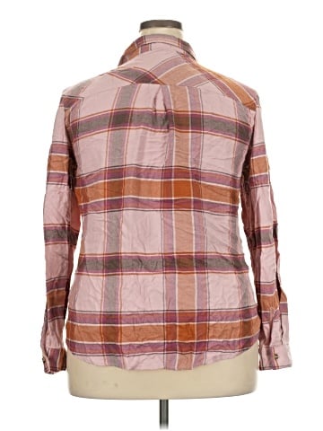 Maurices Long Sleeve Button-Down Shirt (view 2)