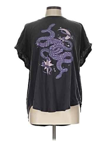 Torrid Short Sleeve T-Shirt (view 1)