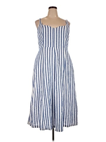 Old Navy Casual Dress (view 1)