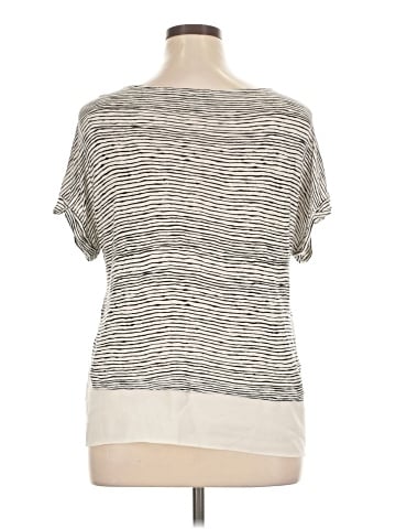 The Limited Short Sleeve T-Shirt (view 2)