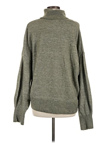 H&M Turtleneck Sweater (view 2)