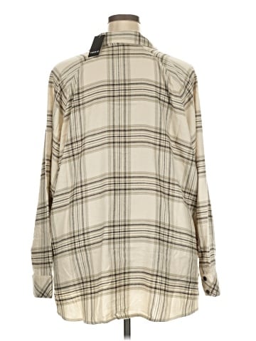 Torrid Long Sleeve Button-Down Shirt (view 2)