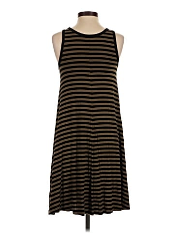 Old Navy Casual Dress (view 2)