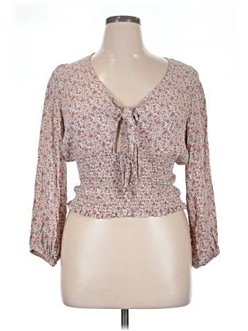American Eagle Outfitters 3/4 Sleeve Blouse (view 1)