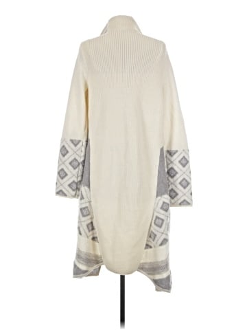 Vince. Poncho (view 2)