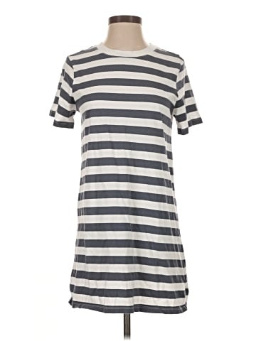 Old Navy Casual Dress (view 1)