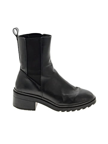 Amazon Essentials Ankle Boots (view 1)