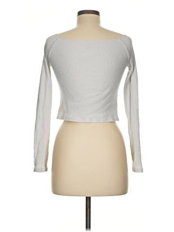 Brandy Melville Long Sleeve T-Shirt (view 2)