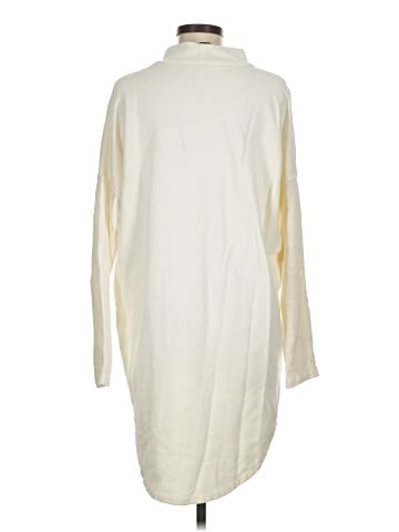Bobi Turtleneck Sweater (view 2)