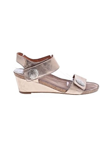 Taos Wedges (view 1)