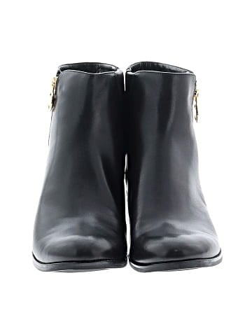 MICHAEL Michael Kors Ankle Boots (view 2)