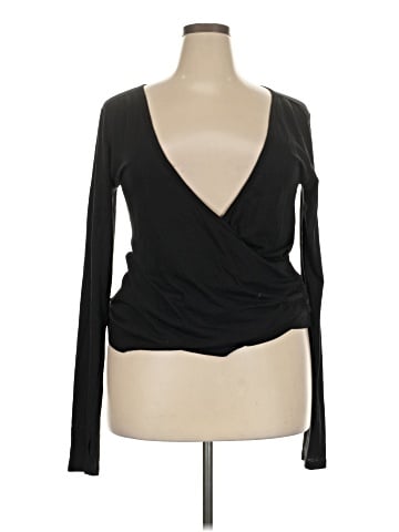 Fabletics Long Sleeve T-Shirt (view 1)
