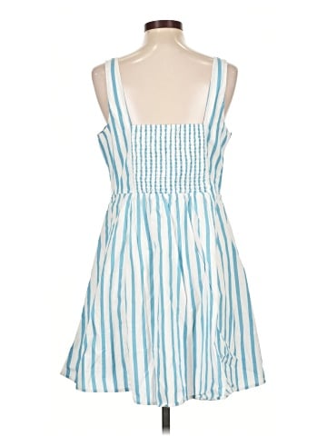 Old Navy Casual Dress (view 2)