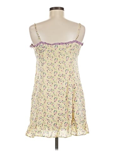 Urban Outfitters Casual Dress (view 2)