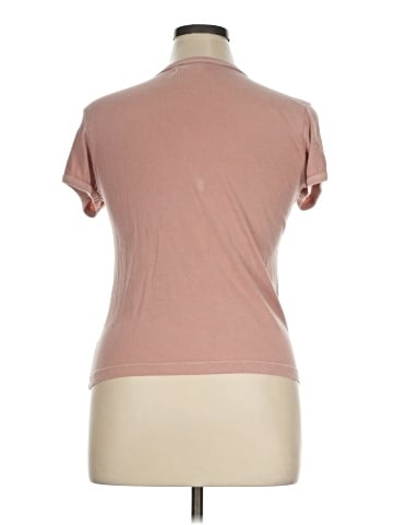 Rivet & Thread Short Sleeve T-Shirt (view 2)