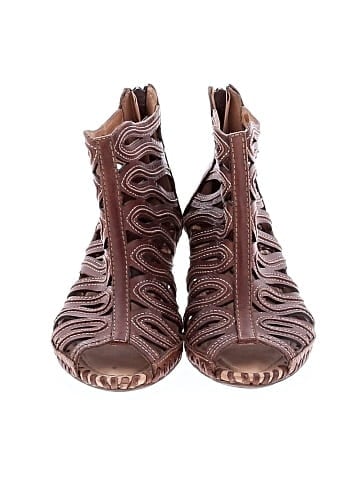 Pikolinos Ankle Boots (view 2)