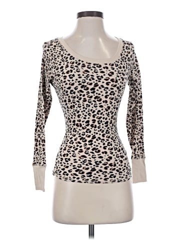 Victoria's Secret Long Sleeve T-Shirt (view 1)