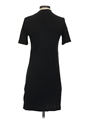 Old Navy Casual Dress (view 2)