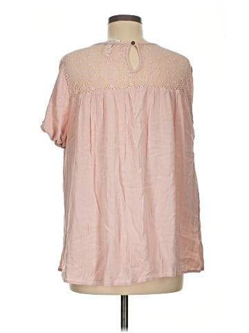Liz Lange Maternity 3/4 Sleeve T-Shirt (view 2)