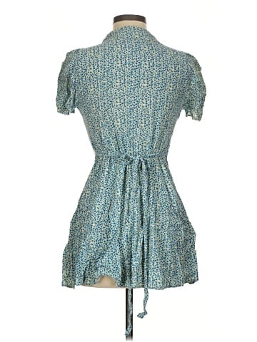 Urban Outfitters Casual Dress (view 2)