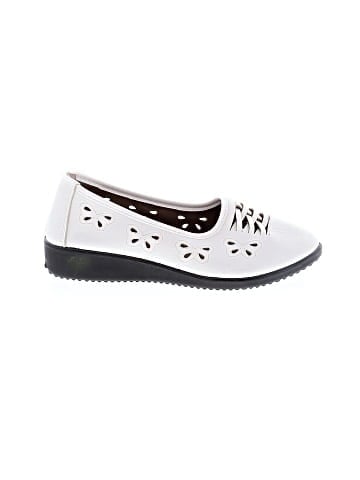 Unbranded Flats (view 1)