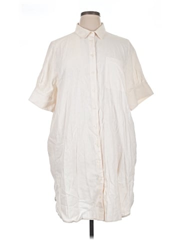 Old Navy Short Sleeve Button-Down Shirt (view 1)