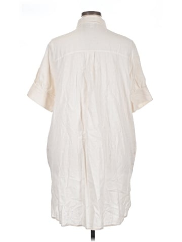 Old Navy Short Sleeve Button-Down Shirt (view 2)