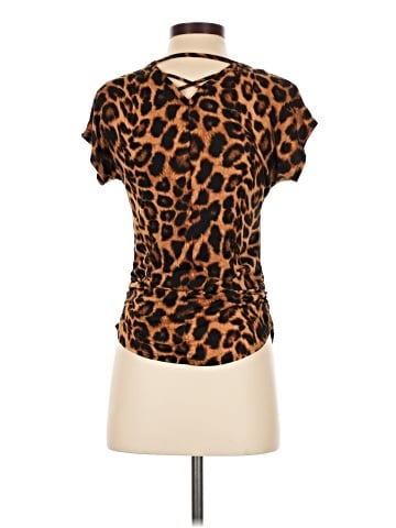 Discreet Short Sleeve Top (view 2)