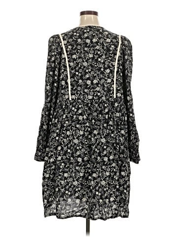 Old Navy Casual Dress (view 2)
