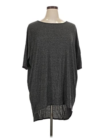 Lularoe 3/4 Sleeve T-Shirt (view 1)