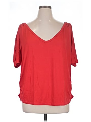 Rouge 3/4 Sleeve T-Shirt (view 1)