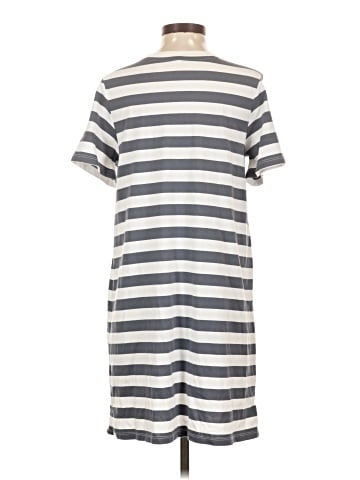 Old Navy Casual Dress (view 2)