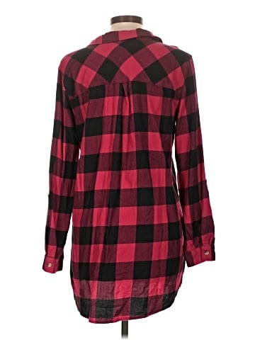 Maurices Long Sleeve Button-Down Shirt (view 2)
