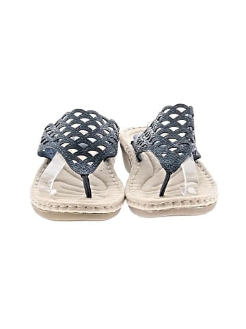 Cliffs by White Mountain Wedges (view 2)