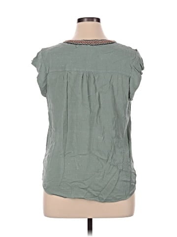 DR2 Sleeveless Blouse (view 2)