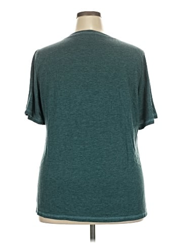 BLOOMCHIC Short Sleeve T-Shirt (view 2)