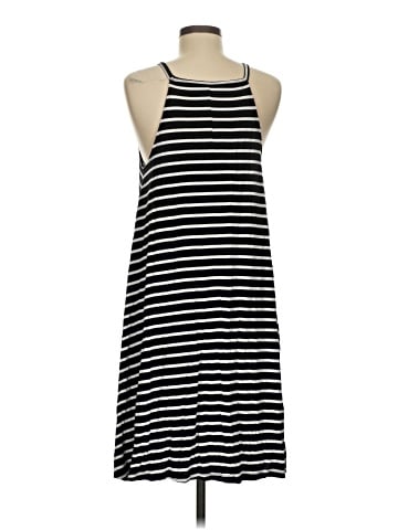 Old Navy Casual Dress (view 2)