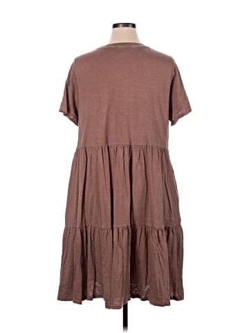 Old Navy Casual Dress (view 2)