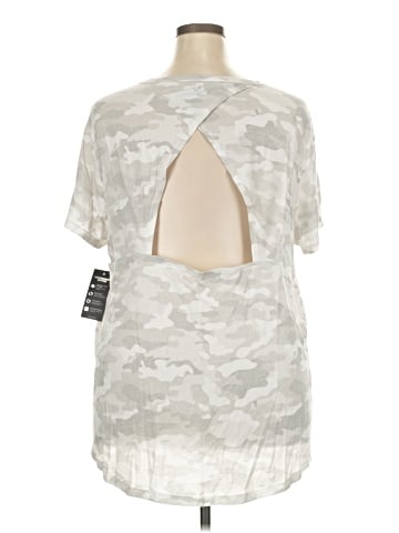 Torrid Short Sleeve T-Shirt (view 2)