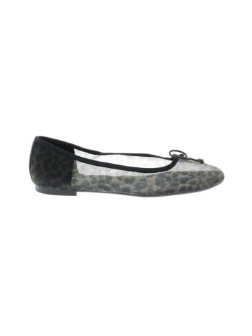 Mia Flats (view 1)