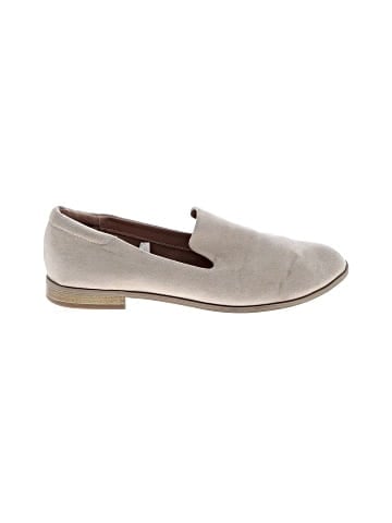 Universal Thread Flats (view 1)