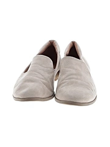 Universal Thread Flats (view 2)