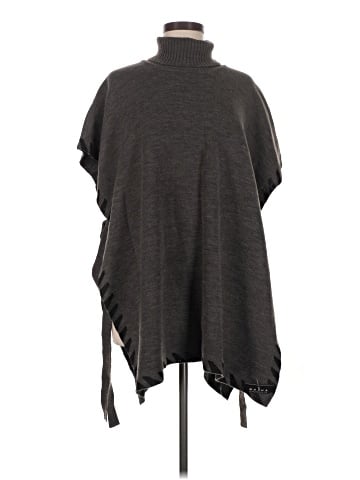 Basha Poncho (view 1)