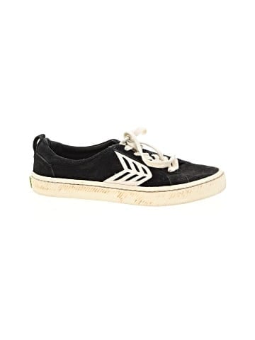 Cariuma Sneakers (view 1)