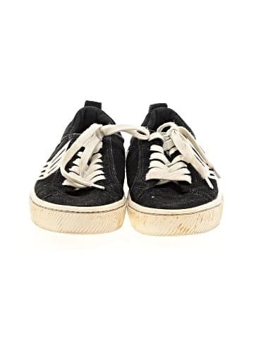 Cariuma Sneakers (view 2)