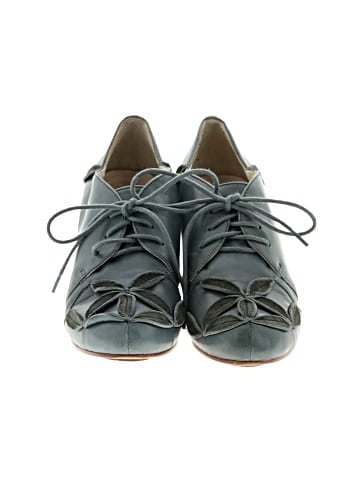 Coupleof Heels (view 2)