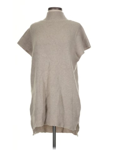 Cyrus Poncho (view 1)