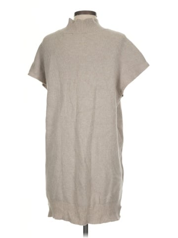 Cyrus Poncho (view 2)