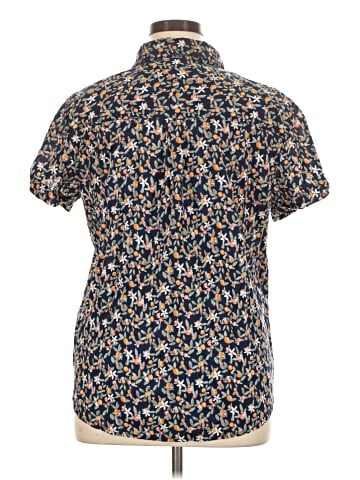 St. John's Bay Short Sleeve Button-Down Shirt (view 2)